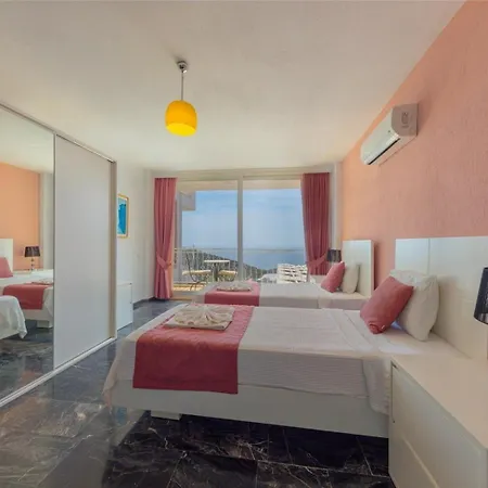 4 Bedroom - 3133 *