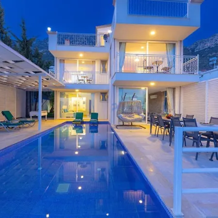 4 Bedroom - 3133 *