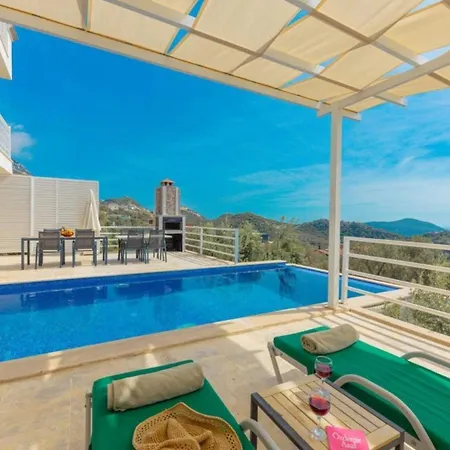 4 Bedroom - 3133 Villa