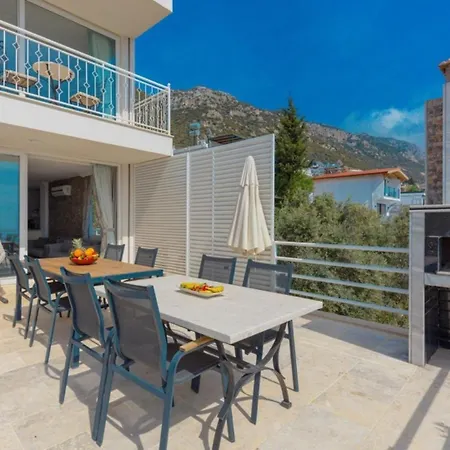 4 Bedroom - 3133 *