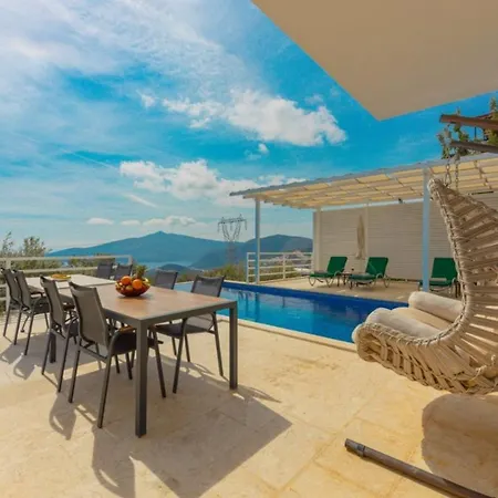 4 Bedroom - 3133 *